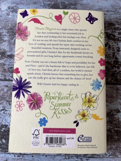 An image of a book by Carole Matthews - Paper hearts summer kisses