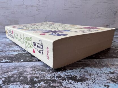 An image of a book by Carole Matthews - Paper hearts summer kisses