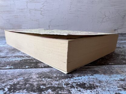 An image of a book by Carole Matthews - Paper hearts summer kisses