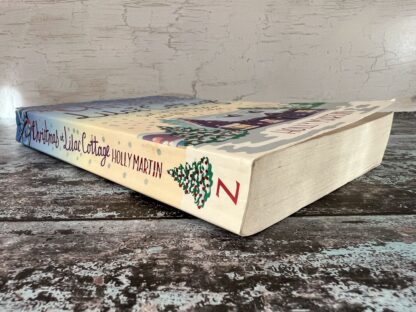 An image of a book by Holly Martin - Christmas at Lilac Cottage