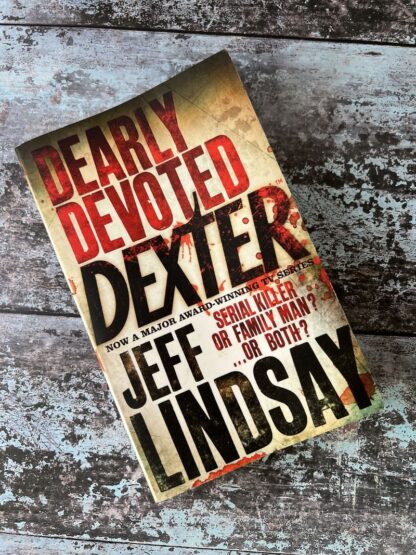 An image of a book by Jeff Lindsay - Dearly Devoted Dexter