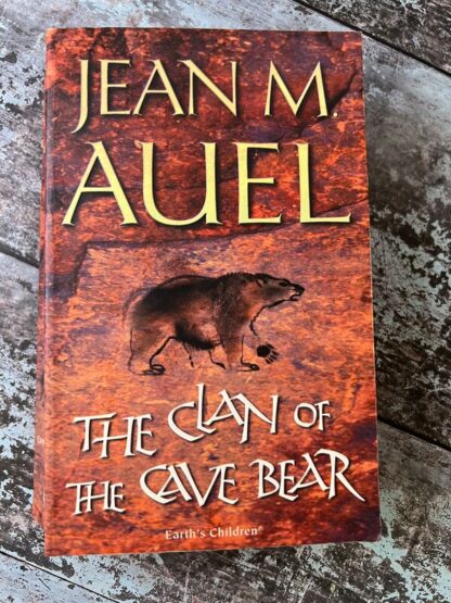 An image of a book by Jean M Auel - The clan of the cave bear