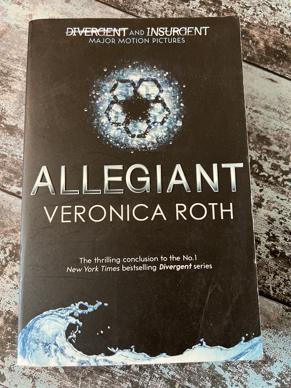 An image of a book by Veronica Roth - Allegiant