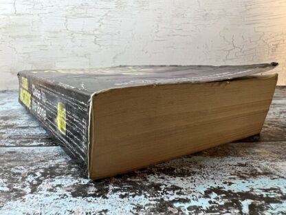An image of a book by Stuart Macbride - Close to the Bone