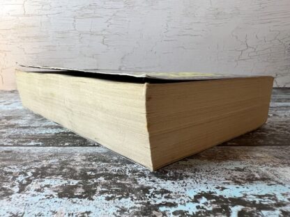 An image of a book by Stuart Macbride - Close to the Bone