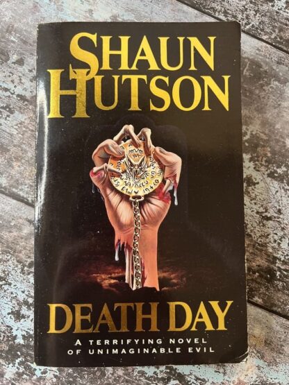 An image of the book Death Day by Shaun Hutson