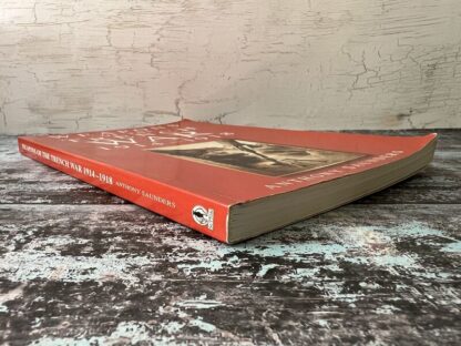 An image of a book by Anthony Saunders - Weapons of the Trench War 1914-1918