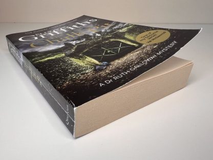 An image of the book The Chalk Pit by Elly Griffiths