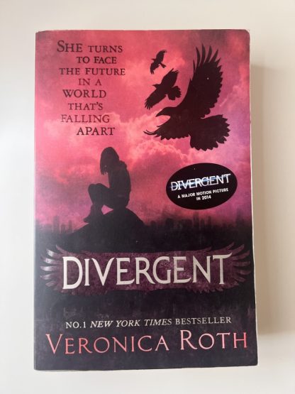 An image of the book Divergent by Veronica Roth