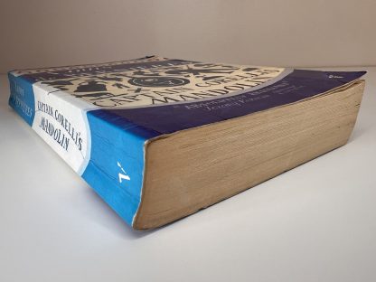 An image of the book Captain Corelli's Mandolin by Louis de Bernières