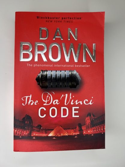 An image of the book The DaVinci Code by Dan Brown