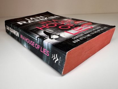 An image of the book In a House of Lies by Ian Rankin