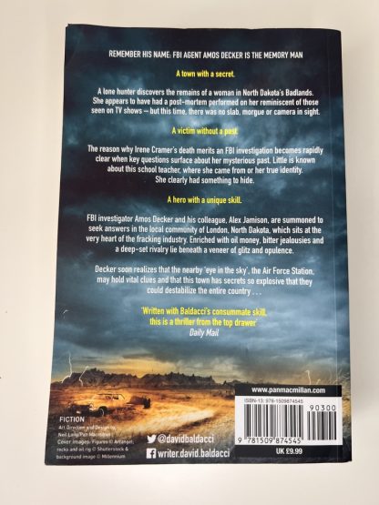 An image of the book Walk the Wire by David Baldacci