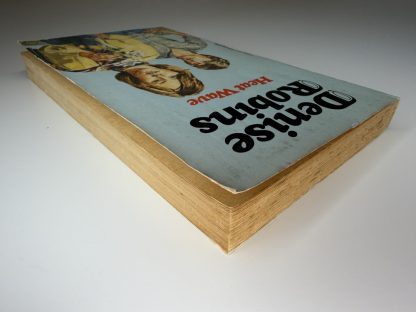 An image of the book Heat Wave by Denise Robins