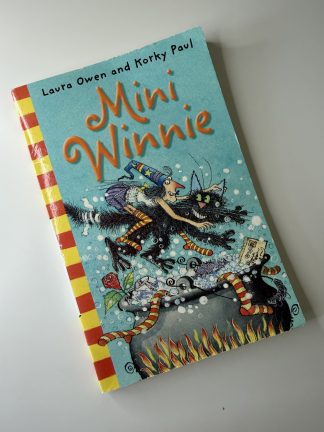 An image of the book Mini Winnie by Laura Owen and Kirky Paul