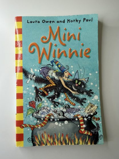 An image of the book Mini Winnie by Laura Owen and Kirky Paul