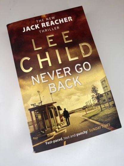 An image of the book Never Go Back by Lee Child