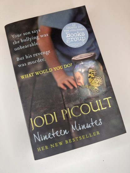 An image of the book Nineteen Minutes by Jodi Picoult