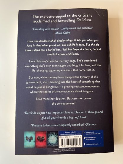 An image of the book Pandemonium by Lauren Oliver