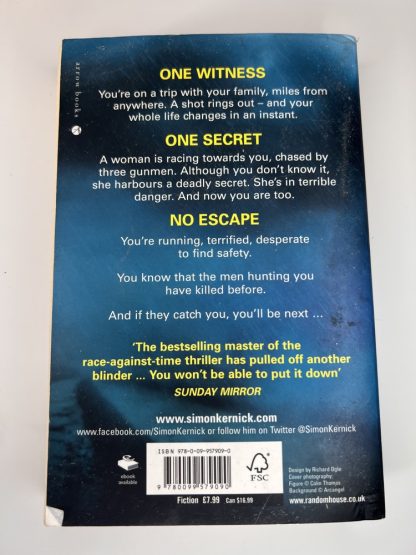 An image of the book Stay Alive by Simon Kernick