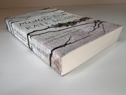 An image of the book The Mistletoe Bride by Kate Mosse