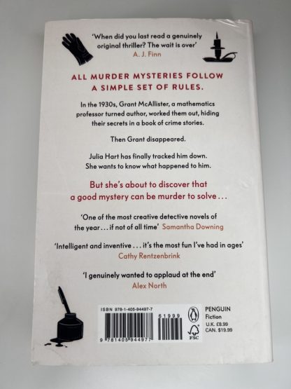 An image of the book Eight Detectives by Alex Pavesi