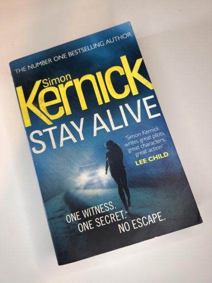 An image of the book Stay Alive by Simon Kernick