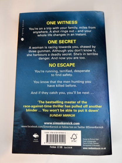 An image of the book Stay Alive by Simon Kernick