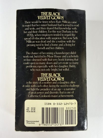 An image of the book The Black Velvet Gown by Catherine Cookson