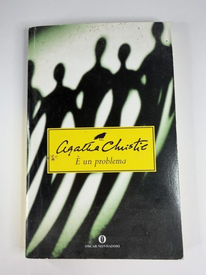 An image of the book è un problema by Agatha Christie