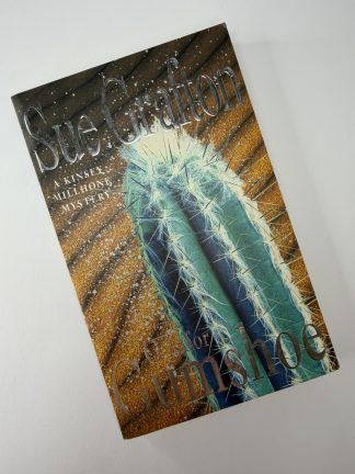 An image of the book G is for Gumshoe by Sue Grafton