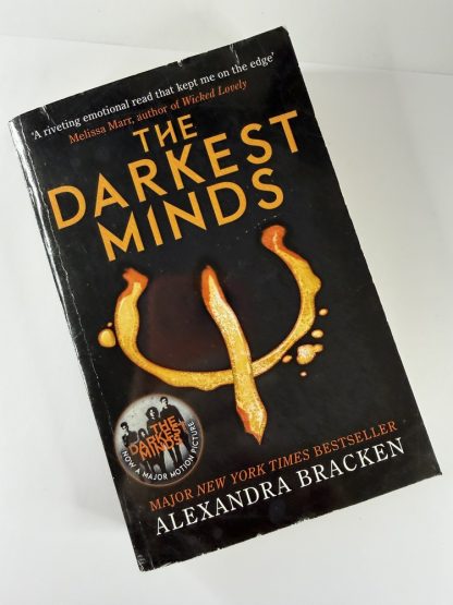 An image of the book The Darkest Minds by Alexandra Bracken