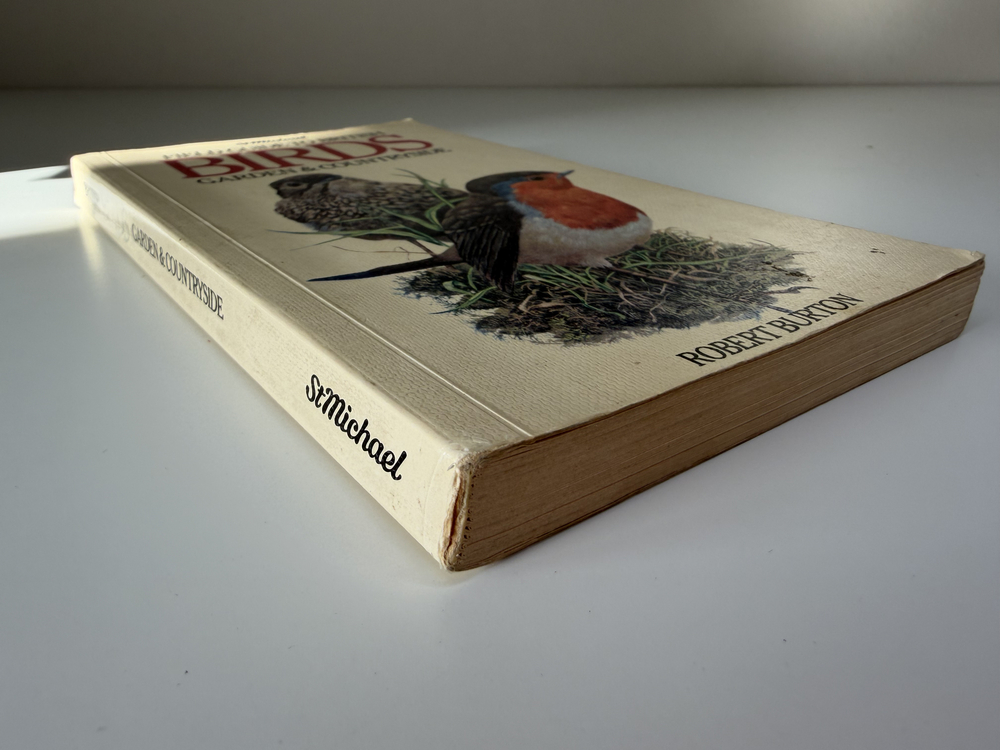 An image of the book Field Guide to British Birds Garden and Countryside by Robert Burton