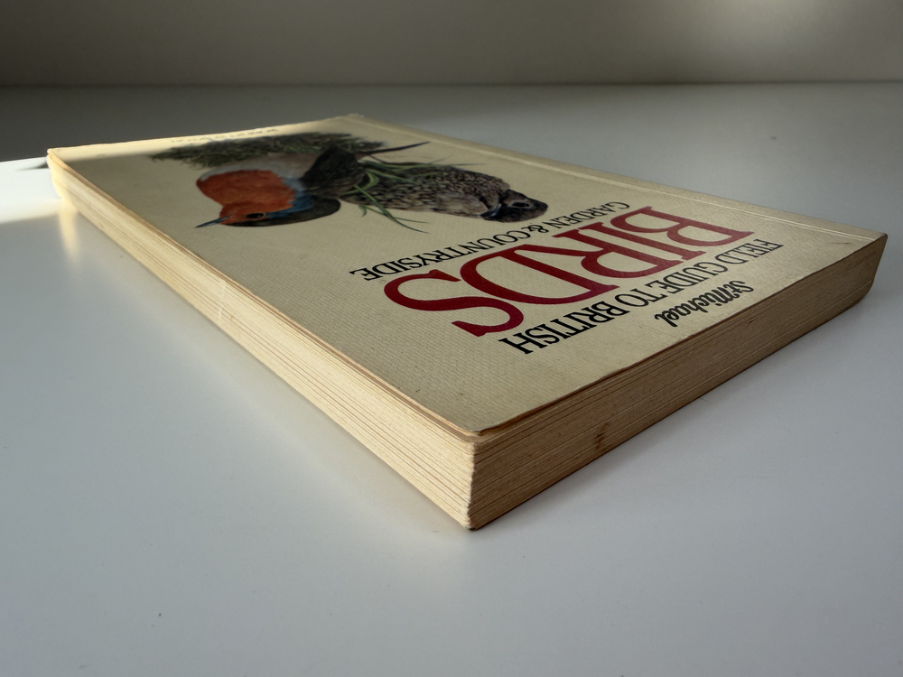 An image of the book Field Guide to British Birds Garden and Countryside by Robert Burton