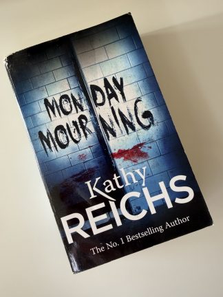 An image of the book Monday Mourning by Kathy Reichs