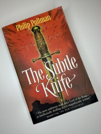 An image of the book The Subtle Knife by Philip Pullman